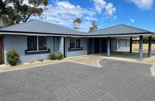 North Dandalup House | Unit close to the Gateway to Rail and Trials of the South West