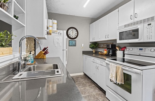 Chattanooga Condo | Unit I - River/Mountain View Condo! Water/Dock Access, Free Kayaks/Paddle Boards