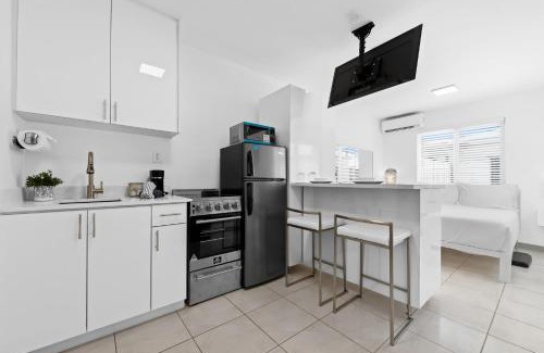 Deerfield Beach Apartment | Unit J SeaI Private Room near Deerfield Beach