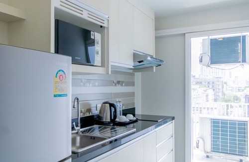 Khlong Tan Nuea Hotel | United Residence Ekamai Bangkok