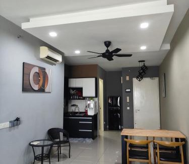 Seri Kembangan Apartment | Univ 360 Seri Kembangan - Cozy Homestay Free Wifi - Netflix - Prime Video