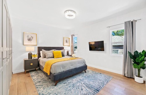 Studio City Bed & Breakfast | Universal Studios Villa with Pool & Guesthouse
