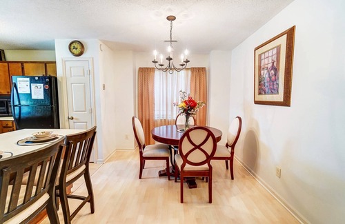 Charlotte House | University City Villa - Near UNCC,& PNC, Large Yard, Patio, Pet Friendly! Flash Deal: Save 20% Off!