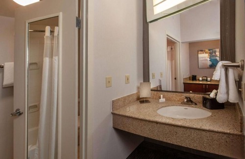 Newark Hotel | University Delaware Museums Tour! Kid-friendly Accommodation! Parking is FREE!
