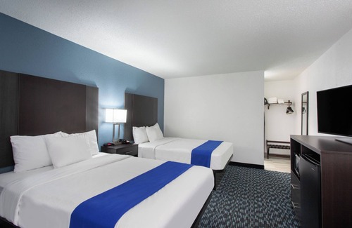 Charlotte Hotel | University Inn and Suites'