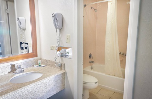 Wetmore Hotel | University Inn & Suites San Antonio
