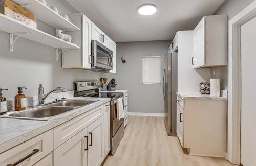 Downtown Akron House | University of Akron Retreat: Dogs Welcome!