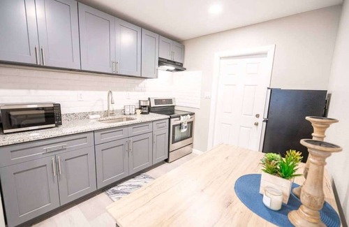 University Apartment | University Serenity Suites F