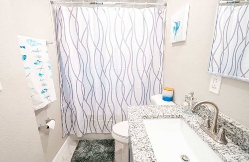 University Apartment | University Serenity Suites F