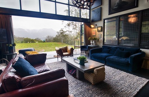 Barrengarry House | Unlike no other home, this simply stunning Black Star Barn Accommodation
