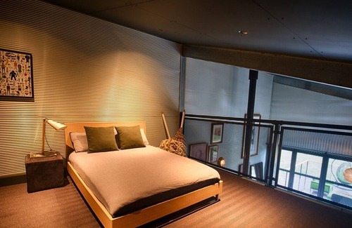 Barrengarry House | Unlike no other home, this simply stunning Black Star Barn Accommodation