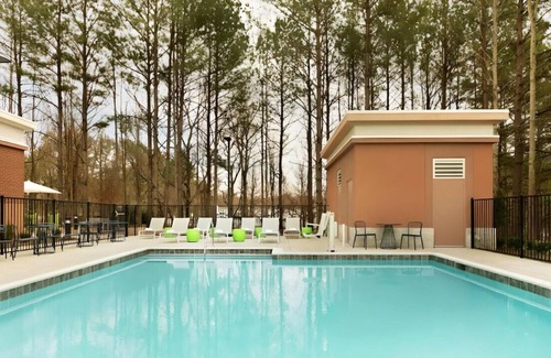 Johns Creek House | Unlock a Pampering & Romantic Escape! Pool, Gym