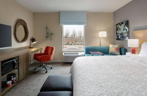 Johns Creek House | Unlock a Pampering & Romantic Escape! Pool, Gym
