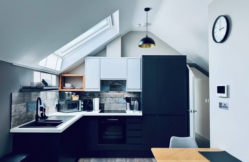 Truro Apartment | Uno in the City