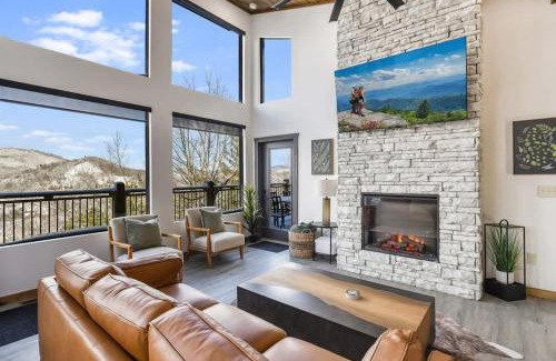 Wears Valley House | Unobstructed Panoramic Mountain Views
