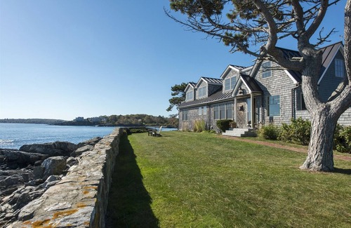 Pond Cove House | Unparalleled Luxury at This Oceanfront Home on a Private Peninsula
