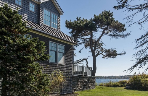 Pond Cove House | Unparalleled Luxury at This Oceanfront Home on a Private Peninsula