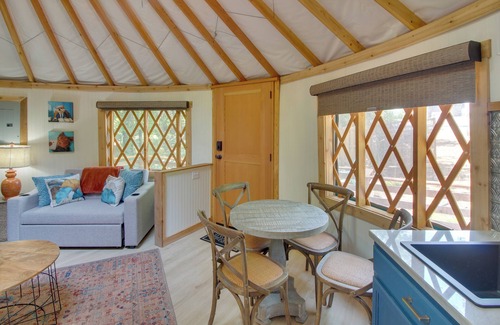 Sparta Apartment | Unplugged Retreat! Unique Yurt w/Deck in Smokies