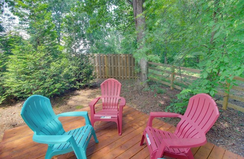 Sparta Apartment | Unplugged Retreat! Unique Yurt w/Deck in Smokies