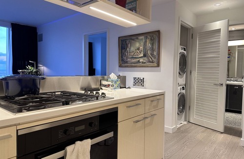 Hiler Condo | Unrivaled High-Rise Apartment Rental in NYC - Almost 80 Floors Up!