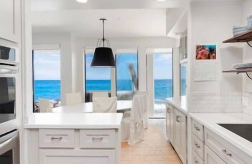 Central Malibu House | "Unrivaled Luxury at Premier Beachfront Getaway: Private Beach Access"