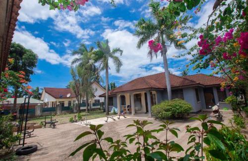 Mlingotini Apartment | Ununio Beach Cozy home, Free Wi-Fi, Kitchen, gym