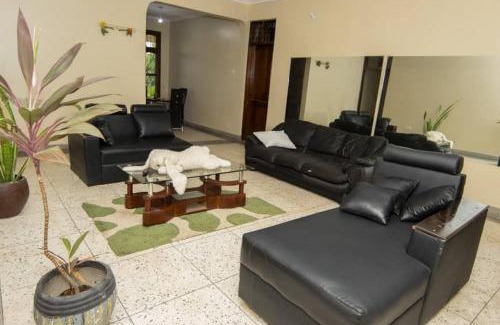 Mlingotini Apartment | Ununio Beach Cozy home, Free Wi-Fi, Kitchen, gym