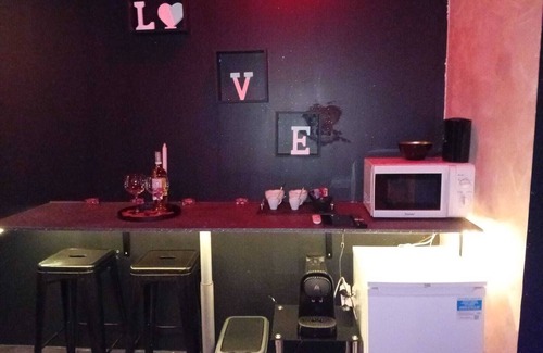 Gorge de Loup Apartment | Unusual love cocoon with jacuzzi in the heart of the city love room incredible night