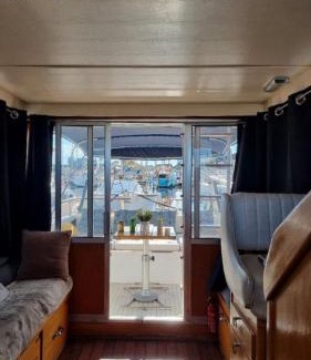 Le Havre Boat Rental | Unusual night on a small yacht