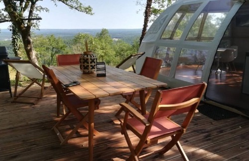 Saint-Cirq-Lapopie Ski Chalet | UNUSUAL PANORAMIC DOME 1