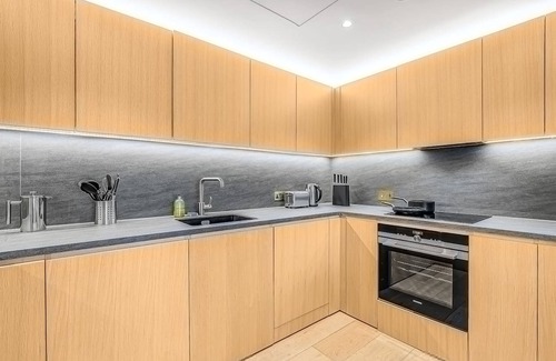 St. Pancras and Somers Town Apartment | Unveiling London Magic