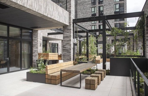 St. Pancras and Somers Town Apartment | Unveiling London Magic