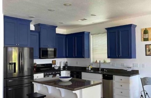 Red Bluff House | Unwind and relax at our country cozy getaway home
