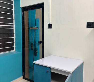 Kazhakuttam Apartment | Unwind at Blue Lagoon - quiet, cozy and connected