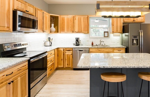 Dripping Springs House | Unwind at “Ranch” (2 of 2 homes TyRosa Ranch) Near wineries and venues 5 acres