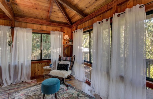 Keaau Cabin | Unwind at your Perfect Jungle Retreat