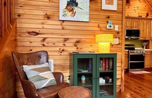 Marshall Cabin | Unwind by the River: Serene Cabin Getaway near Asheville and Hot Springs, NC