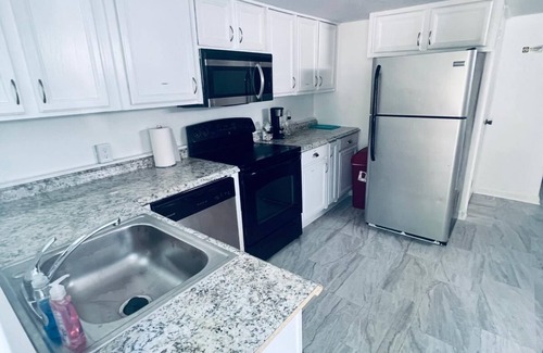 Atlanta House | Unwind & Explore! 2BR Retro Bungalow Downtown ATL