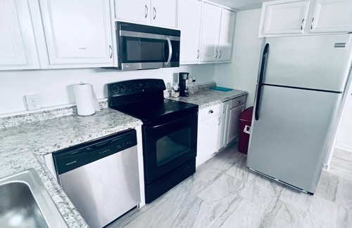 Atlanta House | Unwind & Explore! 2BR Retro Bungalow Downtown ATL