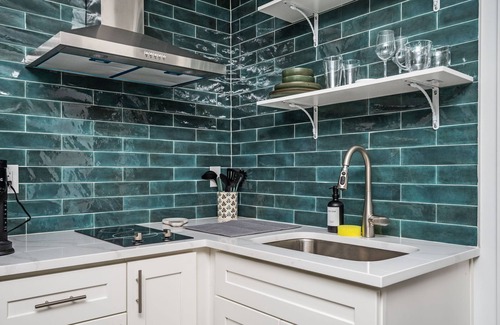 Peoplestown Apartment | Unwind in a Modern Suite in Summerhill/Peoplestown
