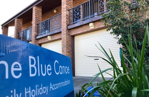 Tuross Head House | Unwind in a stylish 3 bedroom home. Within an easy stroll to beach park & shops.