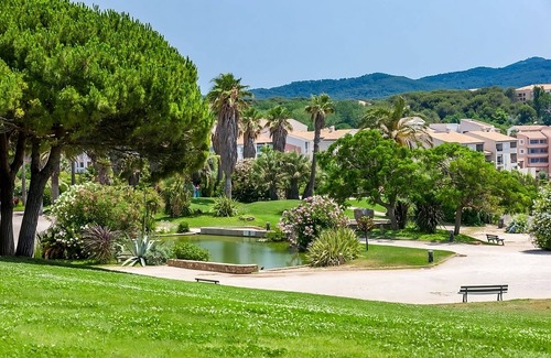 Six-Fours-les-Plages Hotel | Unwind in Style in Six Fours Les Plages! Pets Allowed!