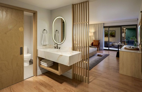 Rancho Santa Fe Hotel | Unwind in Style w/Golf Course Views, Spa Access & Sparkling Pool l 3 Rooms