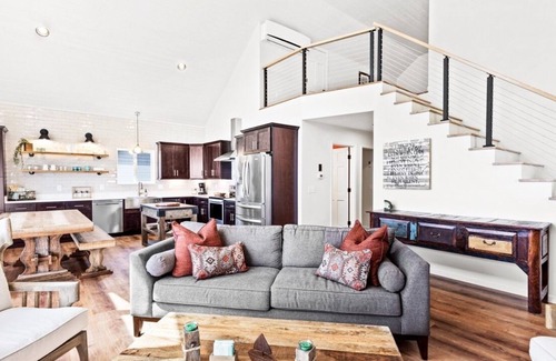 Aitkin House | Unwind Lakeside: Your Hideaway Retreat at Mille Lacs Lake