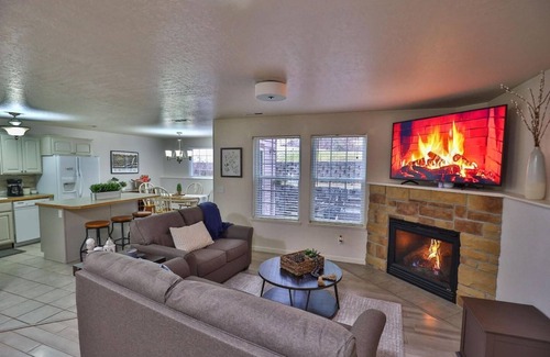 Lower Rattlesnake House | Unwind with family and friends, work remotely, or explore the outdoors; minutes from downtown.