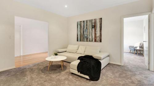 Pokolbin House | Unwined - The Vintage