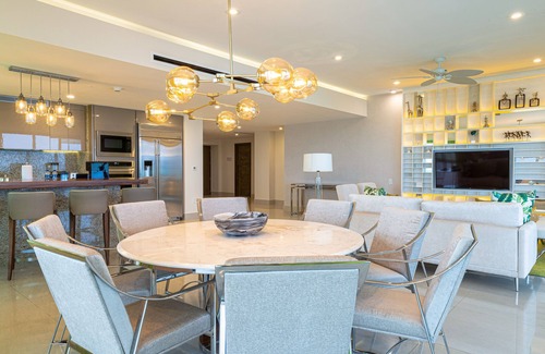 Cancun Resort | Unwrap Tropical Bliss: Experience Holiday Luxury in 3-Bedroom Ocean Front Oasis!
