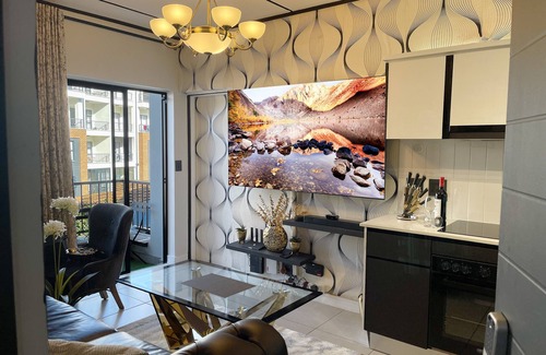 Greater Johannesburg Metropolitan Area Apartment | Up Market Apartment