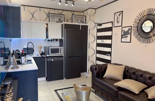 Greater Johannesburg Metropolitan Area Apartment | Up Market Apartment