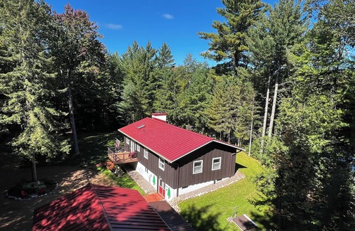 Deerbrook Cottage | “Up North”🌲Get Away, Stay and Play🌲